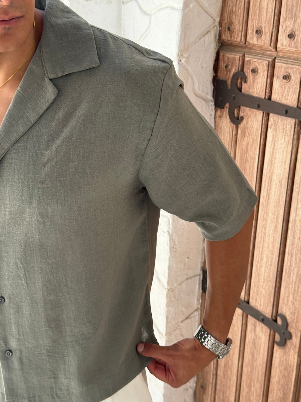 Linen shirt with half sleeves